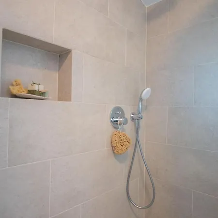 Apartvilla Pag * Pag Town